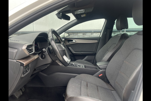 Seat Leon Sportstourer 1.5 eTSI Xcellence M-Hybrid | Elek Trekhaak | Sfeerverl. | LED | Carplay | Camera | Navi | Keyless | Adap. Cruise