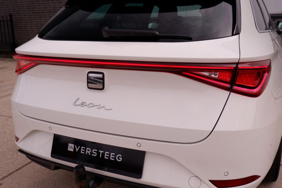 Seat Leon Sportstourer 1.5 eTSI Xcellence M-Hybrid | Elek Trekhaak | Sfeerverl. | LED | Carplay | Camera | Navi | Keyless | Adap. Cruise