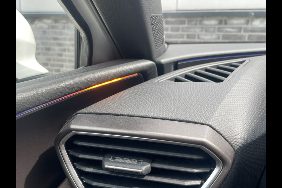 Seat Leon Sportstourer 1.5 eTSI Xcellence M-Hybrid | Elek Trekhaak | Sfeerverl. | LED | Carplay | Camera | Navi | Keyless | Adap. Cruise
