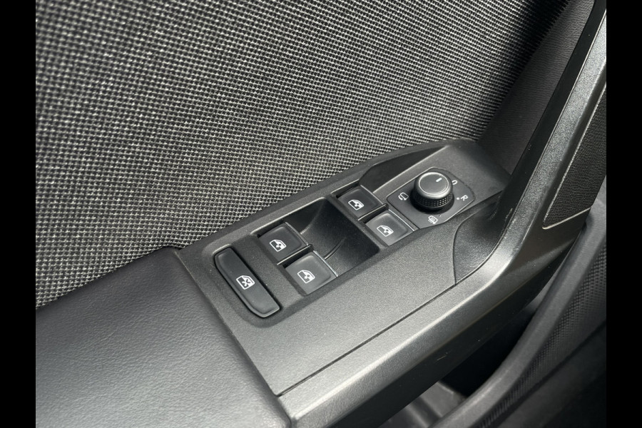 Seat Leon Sportstourer 1.5 eTSI Xcellence M-Hybrid | Elek Trekhaak | Sfeerverl. | LED | Carplay | Camera | Navi | Keyless | Adap. Cruise