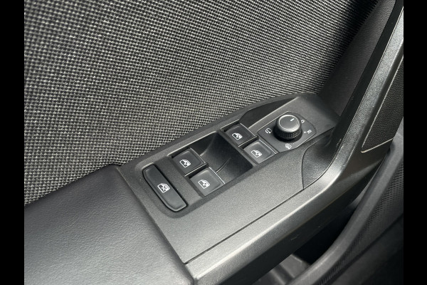 Seat Leon Sportstourer 1.5 eTSI Xcellence M-Hybrid | Elek Trekhaak | Sfeerverl. | LED | Carplay | Camera | Navi | Keyless | Adap. Cruise