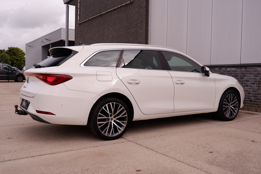 Seat Leon Sportstourer 1.5 eTSI Xcellence M-Hybrid | Elek Trekhaak | Sfeerverl. | LED | Carplay | Camera | Navi | Keyless | Adap. Cruise