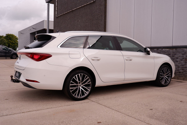 Seat Leon Sportstourer 1.5 eTSI Xcellence M-Hybrid | Elek Trekhaak | Sfeerverl. | LED | Carplay | Camera | Navi | Keyless | Adap. Cruise