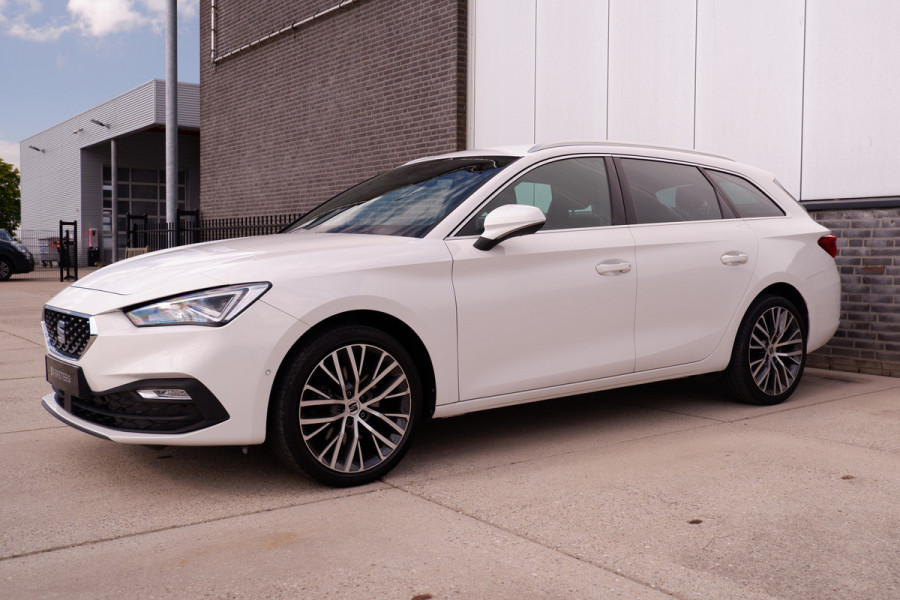 Seat Leon Sportstourer 1.5 eTSI Xcellence M-Hybrid | Elek Trekhaak | Sfeerverl. | LED | Carplay | Camera | Navi | Keyless | Adap. Cruise