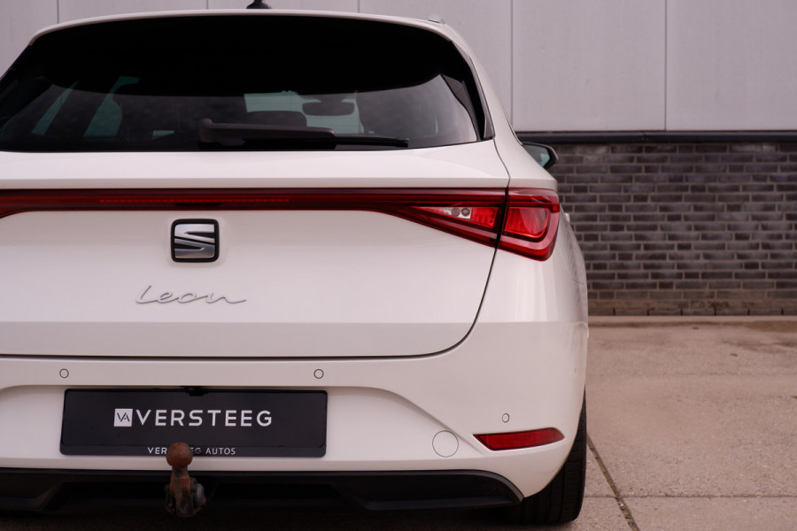 Seat Leon Sportstourer 1.5 eTSI Xcellence M-Hybrid | Elek Trekhaak | Sfeerverl. | LED | Carplay | Camera | Navi | Keyless | Adap. Cruise