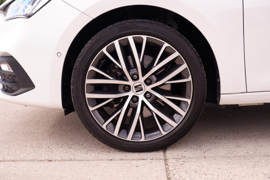 Seat Leon Sportstourer 1.5 eTSI Xcellence M-Hybrid | Elek Trekhaak | Sfeerverl. | LED | Carplay | Camera | Navi | Keyless | Adap. Cruise