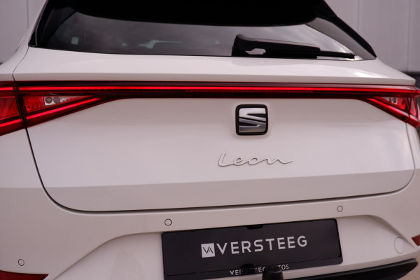 Seat Leon Sportstourer 1.5 eTSI Xcellence M-Hybrid | Elek Trekhaak | Sfeerverl. | LED | Carplay | Camera | Navi | Keyless | Adap. Cruise
