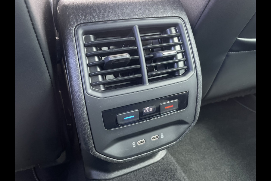 Seat Leon Sportstourer 1.5 eTSI Xcellence M-Hybrid | Elek Trekhaak | Sfeerverl. | LED | Carplay | Camera | Navi | Keyless | Adap. Cruise