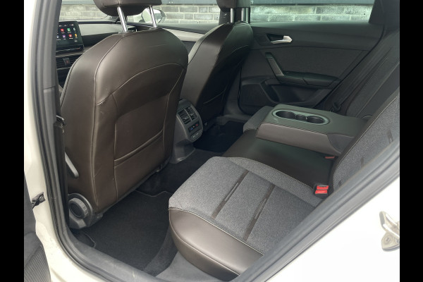 Seat Leon Sportstourer 1.5 eTSI Xcellence M-Hybrid | Elek Trekhaak | Sfeerverl. | LED | Carplay | Camera | Navi | Keyless | Adap. Cruise