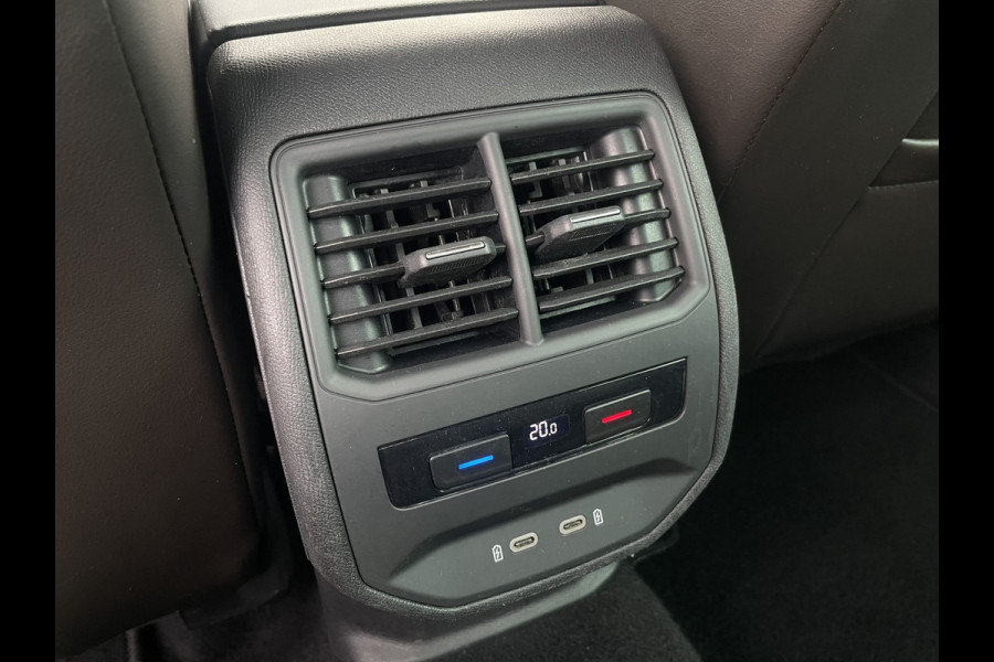 Seat Leon Sportstourer 1.5 eTSI Xcellence M-Hybrid | Elek Trekhaak | Sfeerverl. | LED | Carplay | Camera | Navi | Keyless | Adap. Cruise