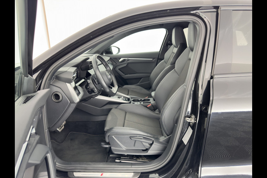Audi A3 Sportback 35 TFSI S edition S-Line Aut. *1/2LEATHER | FULL-LED | SPORT-SEATS | DIGI-COCKPIT | NAVI-FULLMAP | ECC | PDC | CRUISE | 19''ALU*