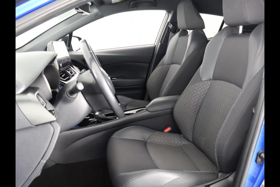 Toyota C-HR 1.8 HYBRID STYLE BI-TONE AUTOMAAT GARANTIE 2-2032 HALF LEDER. CARPLAY NAVI. 18 INCH .PDC V+A. CAMERA.