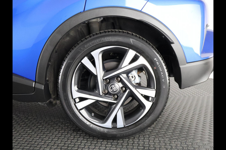 Toyota C-HR 1.8 HYBRID STYLE BI-TONE AUTOMAAT GARANTIE 2-2032 HALF LEDER. CARPLAY NAVI. 18 INCH .PDC V+A. CAMERA.