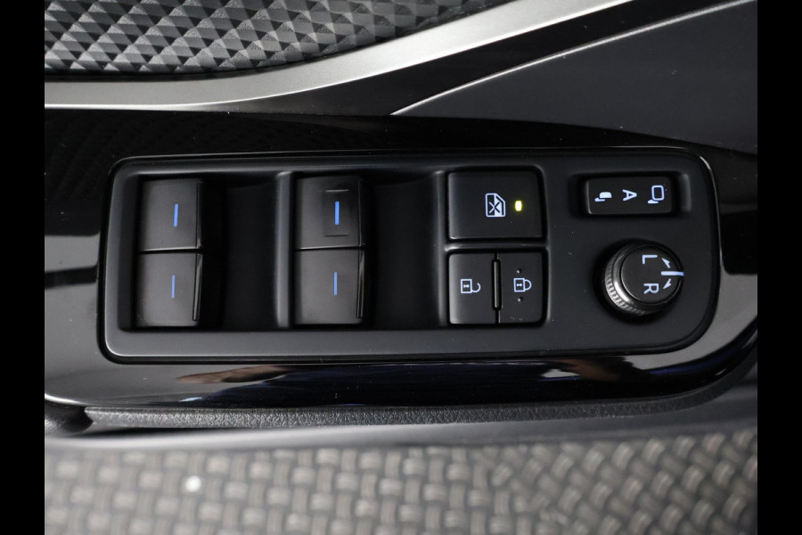Toyota C-HR 1.8 HYBRID STYLE BI-TONE AUTOMAAT GARANTIE 2-2032 HALF LEDER. CARPLAY NAVI. 18 INCH .PDC V+A. CAMERA.