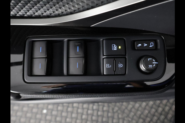 Toyota C-HR 1.8 HYBRID STYLE BI-TONE AUTOMAAT GARANTIE 2-2032 HALF LEDER. CARPLAY NAVI. 18 INCH .PDC V+A. CAMERA.