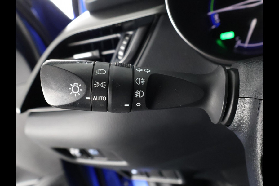 Toyota C-HR 1.8 HYBRID STYLE BI-TONE AUTOMAAT GARANTIE 2-2032 HALF LEDER. CARPLAY NAVI. 18 INCH .PDC V+A. CAMERA.