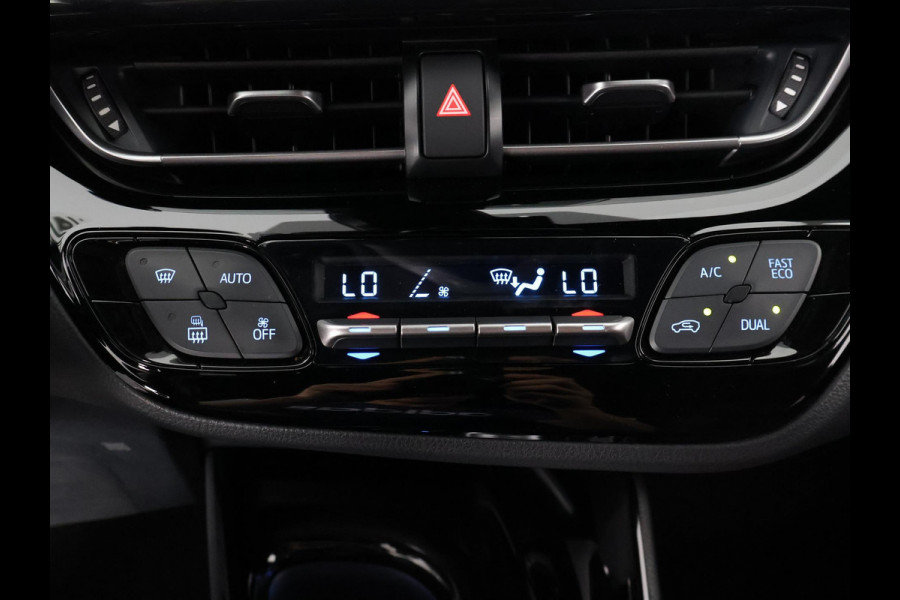 Toyota C-HR 1.8 HYBRID STYLE BI-TONE AUTOMAAT GARANTIE 2-2032 HALF LEDER. CARPLAY NAVI. 18 INCH .PDC V+A. CAMERA.