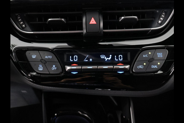 Toyota C-HR 1.8 HYBRID STYLE BI-TONE AUTOMAAT GARANTIE 2-2032 HALF LEDER. CARPLAY NAVI. 18 INCH .PDC V+A. CAMERA.
