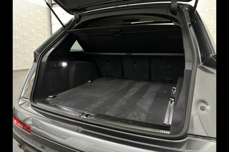 Audi Q7 55 TFSI e 381PK S-Line | 360 Camera | RS-Leder | Laser-LED | BTW | ACC | Head-Up | Panorama | Keyless-Entry | Luchtvering | Memory | Lane & Side assist | Sportstoelen | Black optic | Bovag Garantie.