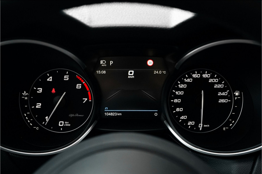 Alfa Romeo Stelvio 2.0 T AWD Sprint Pano ACC Memory Stuur & Stoelverwarming