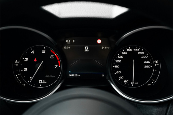 Alfa Romeo Stelvio 2.0 T AWD Sprint Pano ACC Memory Stuur & Stoelverwarming