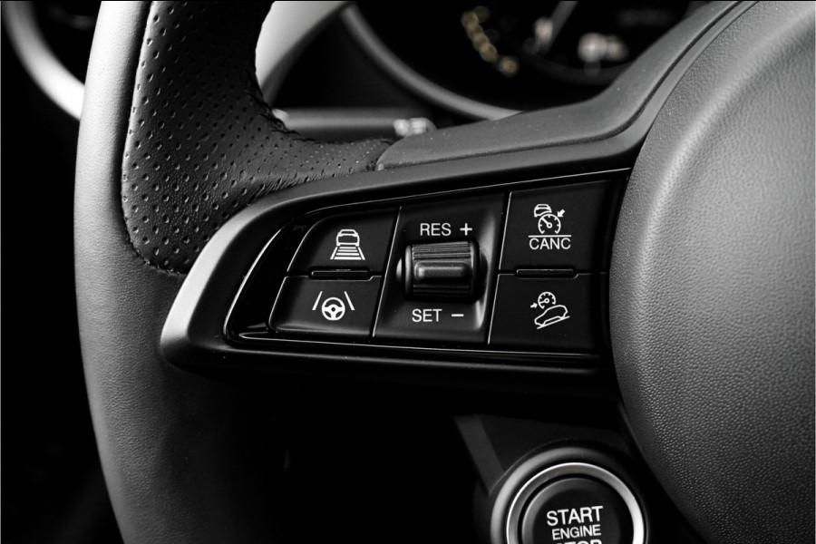 Alfa Romeo Stelvio 2.0 T AWD Sprint Pano ACC Memory Stuur & Stoelverwarming