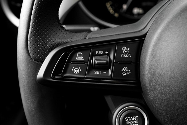 Alfa Romeo Stelvio 2.0 T AWD Sprint Pano ACC Memory Stuur & Stoelverwarming