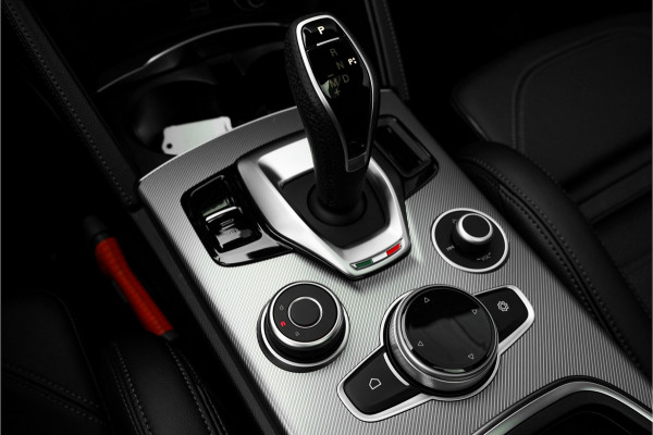 Alfa Romeo Stelvio 2.0 T AWD Sprint Pano ACC Memory Stuur & Stoelverwarming