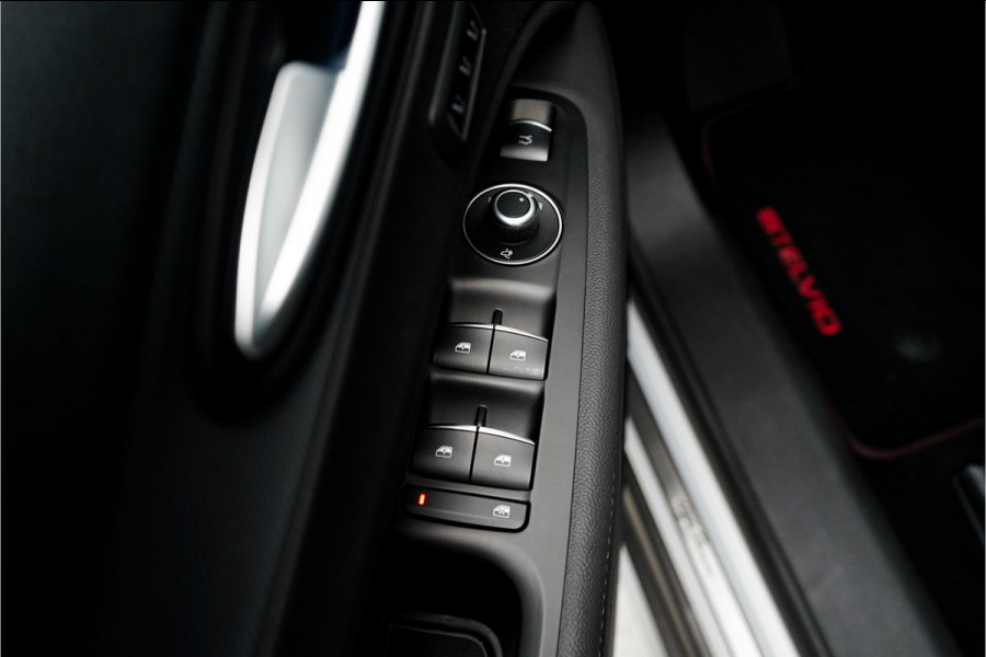 Alfa Romeo Stelvio 2.0 T AWD Sprint Pano ACC Memory Stuur & Stoelverwarming