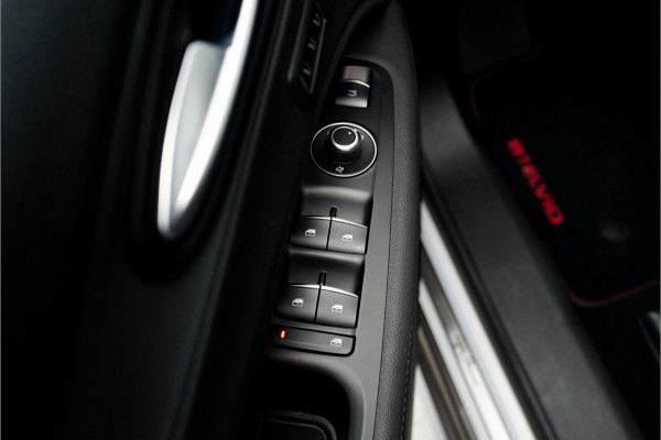 Alfa Romeo Stelvio 2.0 T AWD Sprint Pano ACC Memory Stuur & Stoelverwarming