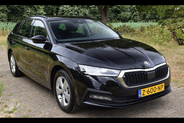Škoda Octavia Combi 1.0 e-TSI Business Edition*2024*NL Auto*10.679KM*Trekhaak*Carplay*Enz