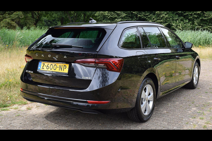 Škoda Octavia Combi 1.0 e-TSI Business Edition*2024*NL Auto*10.679KM*Trekhaak*Carplay*Enz