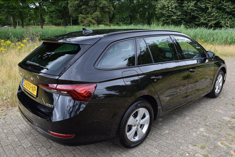 Škoda Octavia Combi 1.0 e-TSI Business Edition*2024*NL Auto*10.679KM*Trekhaak*Carplay*Enz