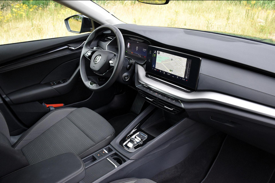 Škoda Octavia Combi 1.0 e-TSI Business Edition*2024*NL Auto*10.679KM*Trekhaak*Carplay*Enz