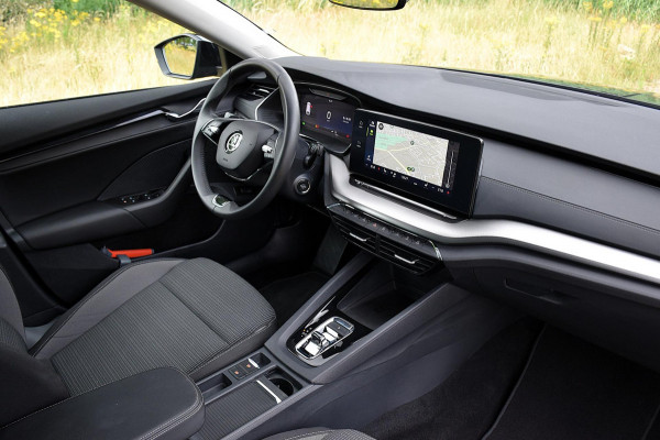 Škoda Octavia Combi 1.0 e-TSI Business Edition*2024*NL Auto*10.679KM*Trekhaak*Carplay*Enz
