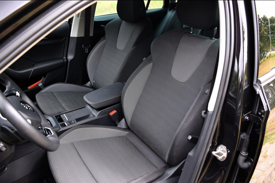 Škoda Octavia Combi 1.0 e-TSI Business Edition*2024*NL Auto*10.679KM*Trekhaak*Carplay*Enz
