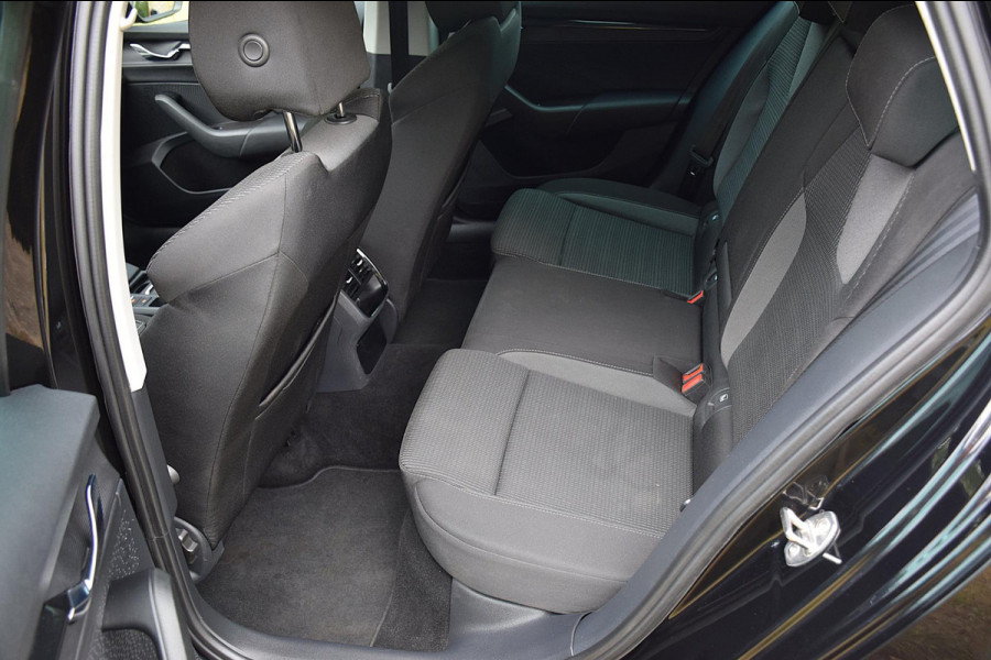 Škoda Octavia Combi 1.0 e-TSI Business Edition*2024*NL Auto*10.679KM*Trekhaak*Carplay*Enz
