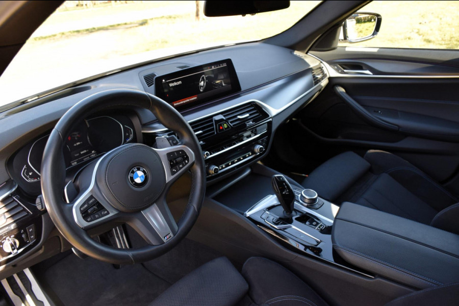 BMW 5 Serie Touring 530i High Executive*M-Pakket*Head-up*20"Inch*84Dkm*2021*