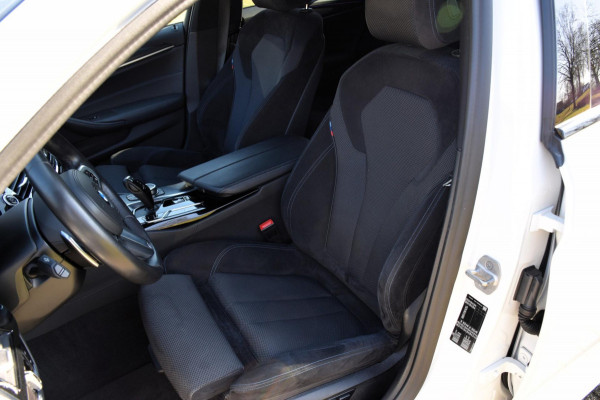 BMW 5 Serie Touring 530i High Executive*M-Pakket*Head-up*20"Inch*84Dkm*2021*