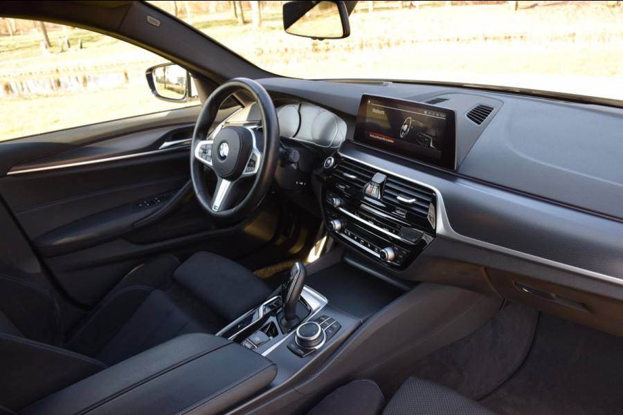 BMW 5 Serie Touring 530i High Executive*M-Pakket*Head-up*20"Inch*84Dkm*2021*