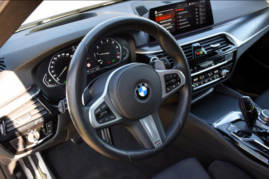 BMW 5 Serie Touring 530i High Executive*M-Pakket*Head-up*20"Inch*84Dkm*2021*