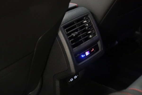 Volkswagen Golf 2.0 TSI GTI PANO/HUD/H&K/IQ/NAVI/CAM