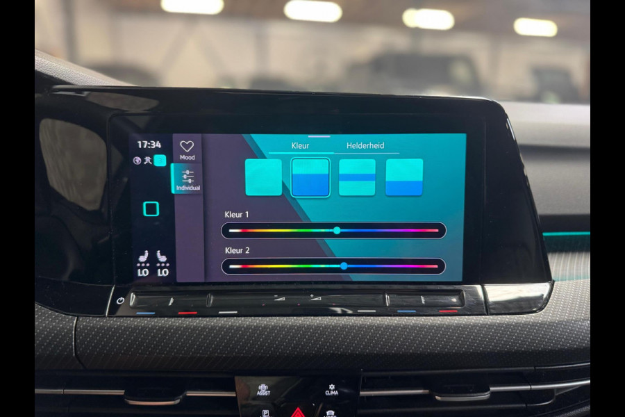 Volkswagen Golf 1.5 eTSI Style R-Line | Pano | sfeerverlichting | Stoel-/stuurverwarming | Camera