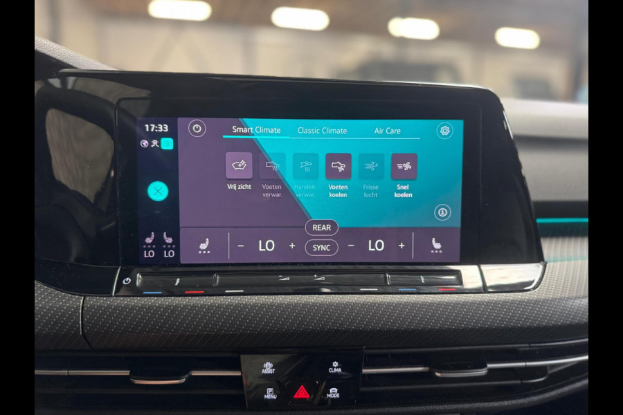 Volkswagen Golf 1.5 eTSI Style R-Line | Pano | sfeerverlichting | Stoel-/stuurverwarming | Camera