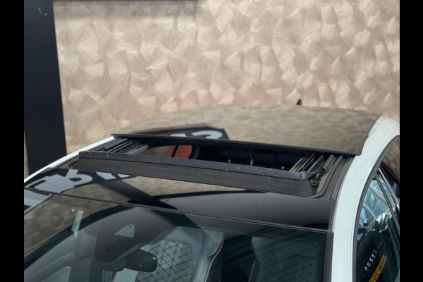 Volkswagen Golf 1.5 eTSI Style R-Line | Pano | sfeerverlichting | Stoel-/stuurverwarming | Camera