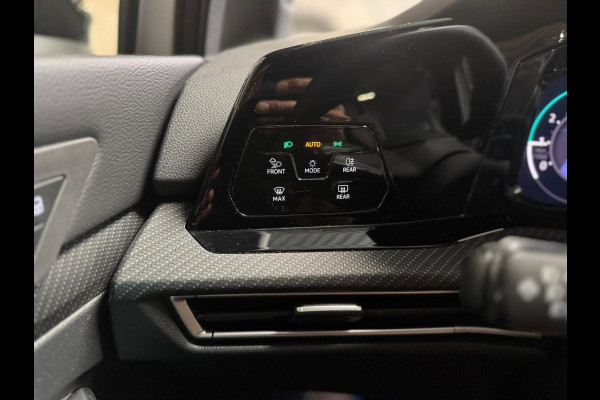 Volkswagen Golf 1.5 eTSI Style R-Line | Pano | sfeerverlichting | Stoel-/stuurverwarming | Camera