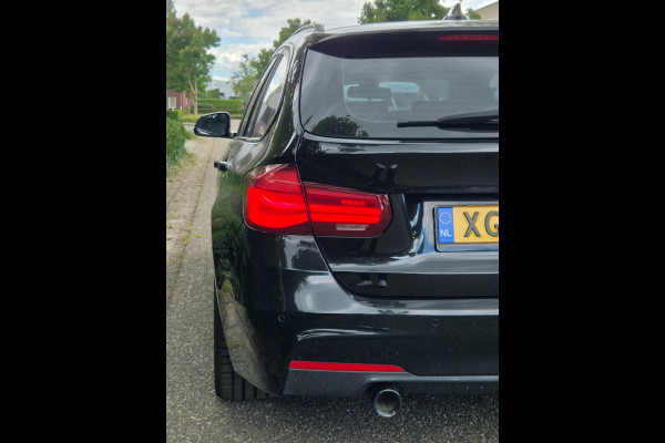 BMW 3 Serie Touring 320i M Sport Edition BTW AUTO !! Panorama Apple CarPlay 19inch NAP NL Garantie mog.