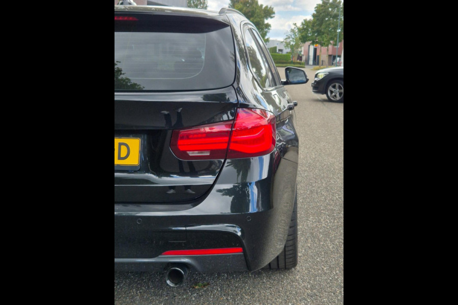 BMW 3 Serie Touring 320i M Sport Edition BTW AUTO !! Panorama Apple CarPlay 19inch NAP NL Garantie mog.