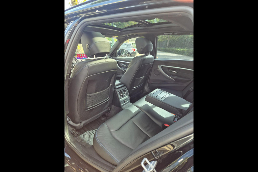BMW 3 Serie Touring 320i M Sport Edition BTW AUTO !! Panorama Apple CarPlay 19inch NAP NL Garantie mog.