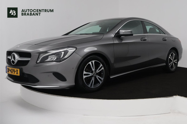 Mercedes-Benz CLA-Klasse 180 Ambition (ACHTERUITRIJCAMERA, CRUISE CONTROL, PARKEERSENSOREN, NAVIGATIE, BLUETOOTH, AIRCO)